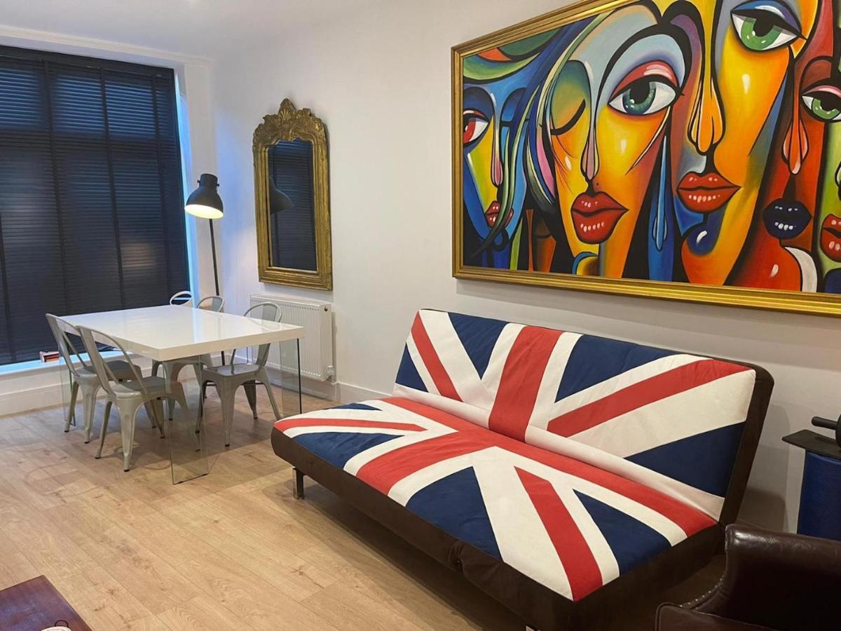 Bagshot Pennyhill Camberley Ascot Luxury 2 Beds 1 Bath Sleeps 4 Pets Ok Permit Parking Apartment Ngoại thất bức ảnh